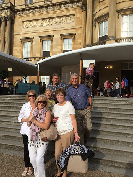 PMA Members enjoying a trip to Buckingham Palace